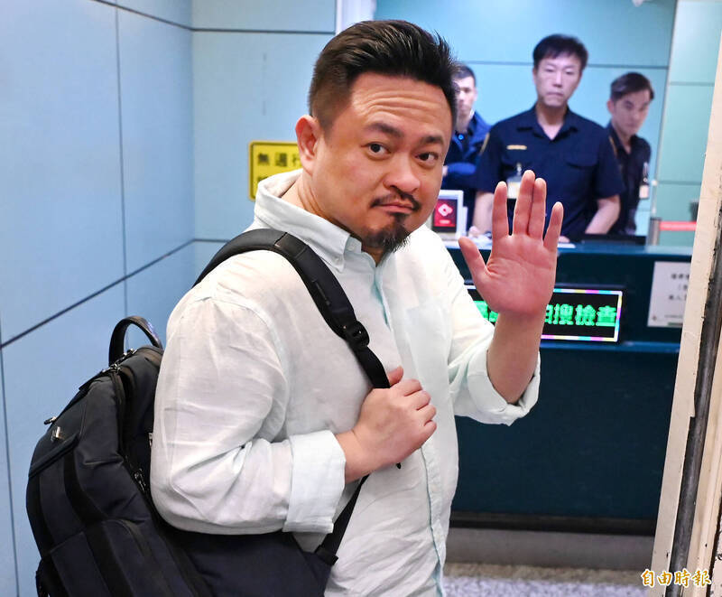 台媒撲空!洪申翰赴中獲通關禮遇 未從「港澳台抵達出口」入境