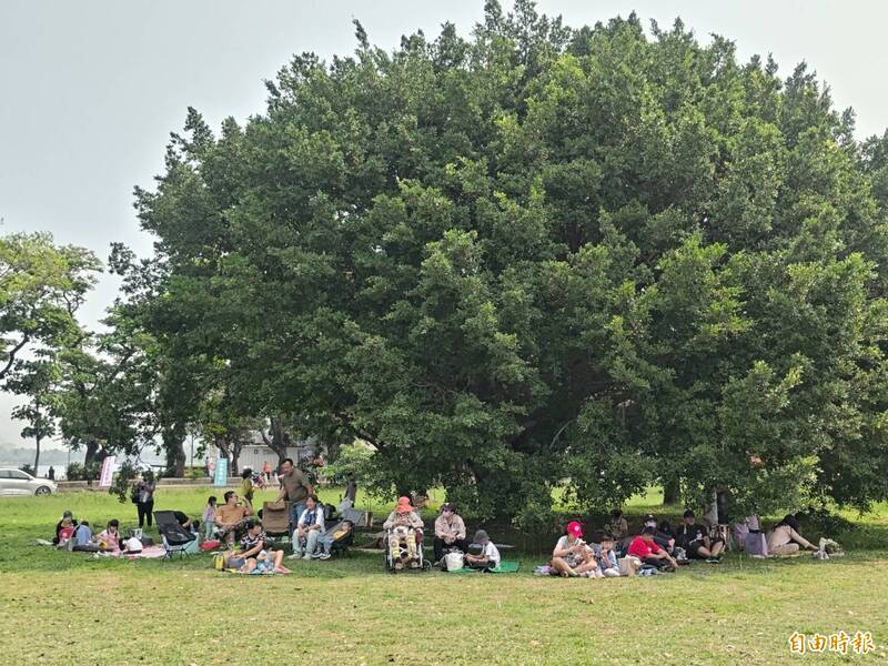高市公園中秋夜禁止烤肉放煙火 公園處:違者最高罰6000元