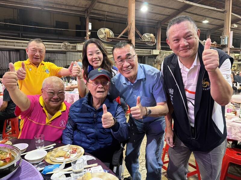 家禽合作社理事謝昔日遷場恩情 李四川承諾加速落實板橋醫療園區建置