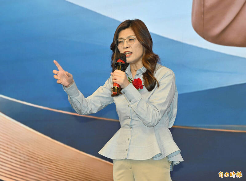 竹北藍白破急了!鄭麗文向工商界大老拜票:今年選舉沒哪裡穩贏