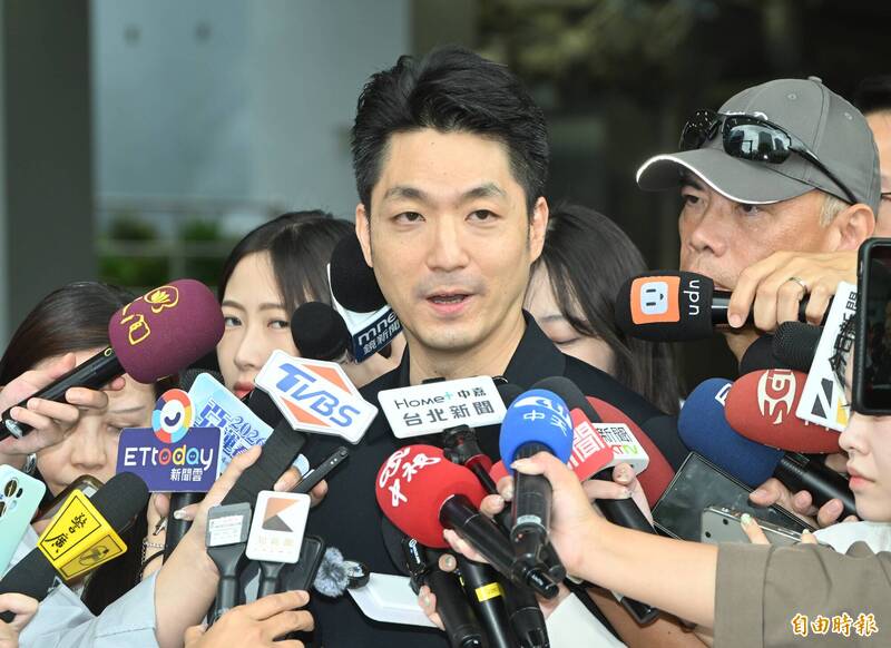 不只英文不好? 蔣萬安唸錯「自詡、瞠目」 網諷:殷瑋失職了