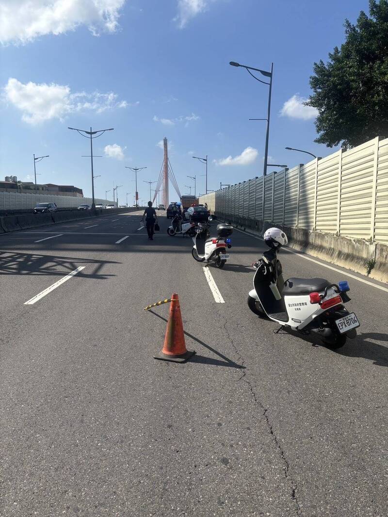 北市大直橋死亡車禍 砂石車變換車道輾斃女騎士