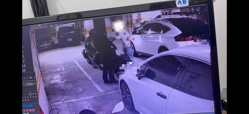 戴安全帽仍被打傷!基隆6旬阿北拳轟20多歲女鄰居 畫面曝光惹網怒