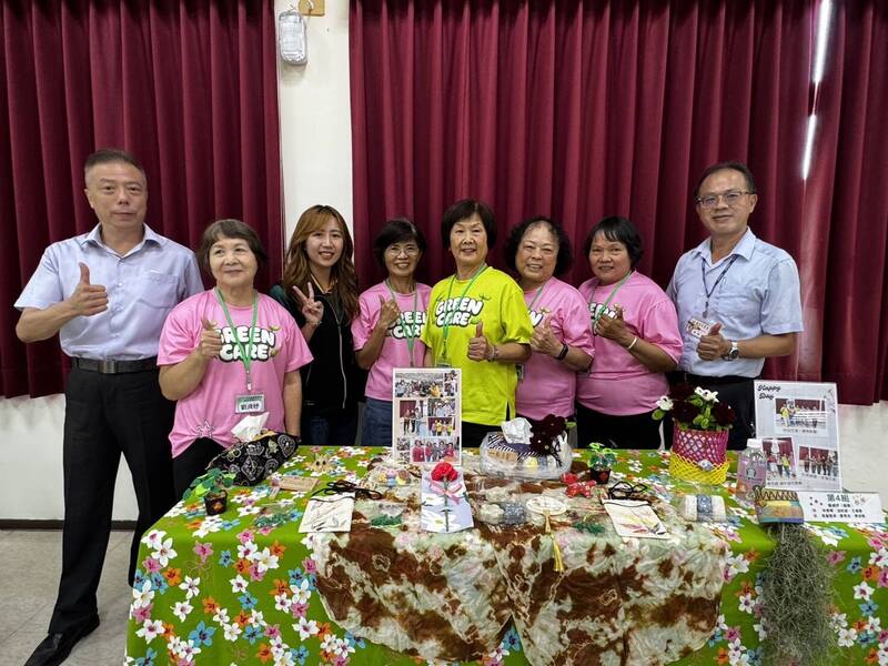 豐原區農會綠色照顧站掛牌 長輩秀舞藝展成果