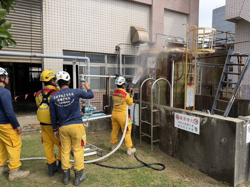 台電南部發電廠工人墜鹽酸槽釀1重傷10人嗆傷 勞工局介入調查
