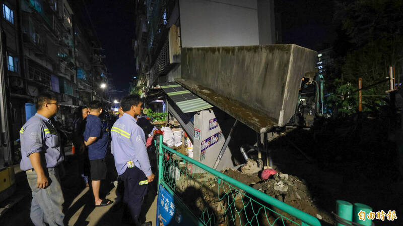 違建倉庫沒地基 樹林污水接管開挖釀傾斜牆倒險壓工人