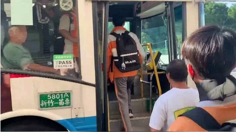 公車爆滿學生擠不上!苗栗客運明起7時25分加開班次