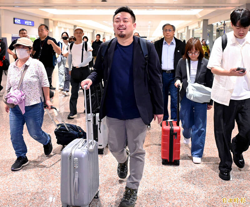 赴中出席APEC會議返台 洪申翰:持邀請函入境 未辦台胞證