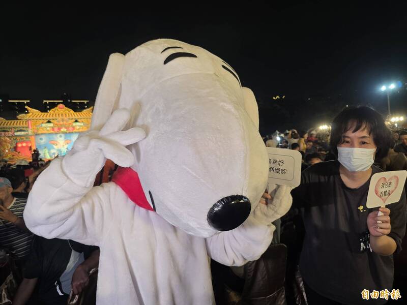 史努比、陳守娘都來了!鍘美壓軸200秒煙火嗨翻安平