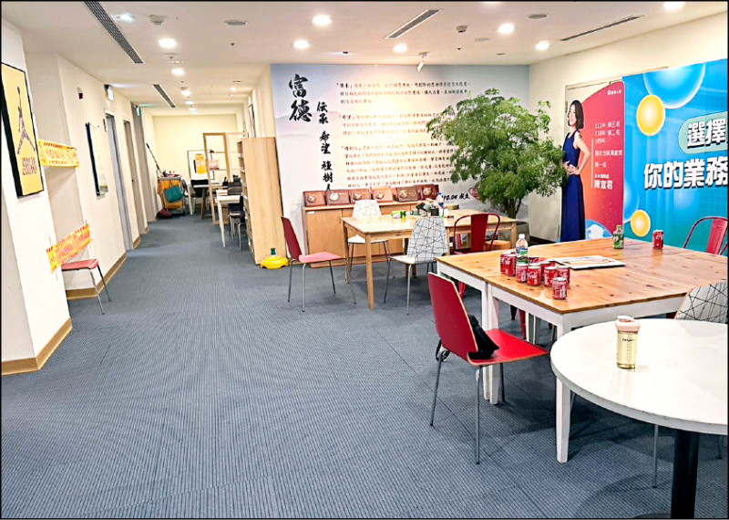 男埋伏持3刀 砍富邦業務員 雙雙重傷