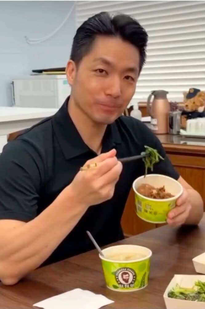 蔣萬安一天內火速吃鬍鬚張聲援!趙曉慧:處理兒虐、食安也能這麼快就好了