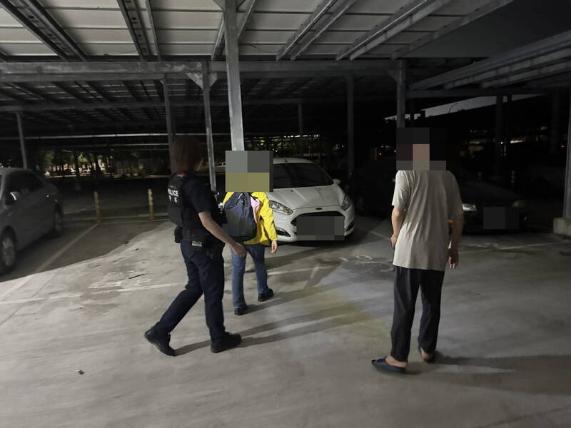 高鐵嘉義站旁女子找愛車2小時 警方深夜助尋回