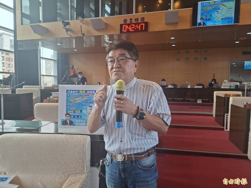台中市議員李中表示，川習會全世界都很緊張。（記者蘇金鳳攝）