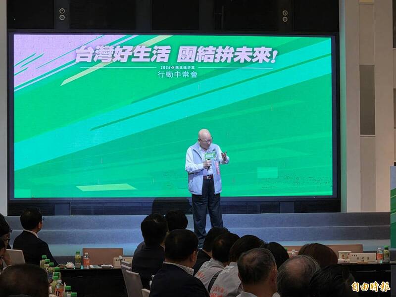 曾任民進黨主席的許信良出席民進黨「行動中常會」桃園場力挺黃世杰。（記者周敏鴻攝）