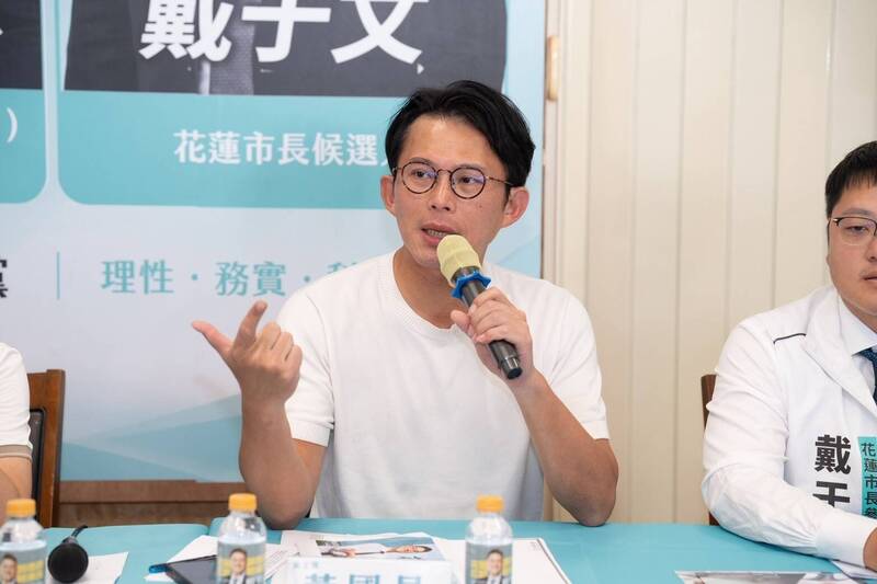 民調指2成小草轉投蘇巧慧 黃國昌強硬回擊:不可能支持違法搬錢的人