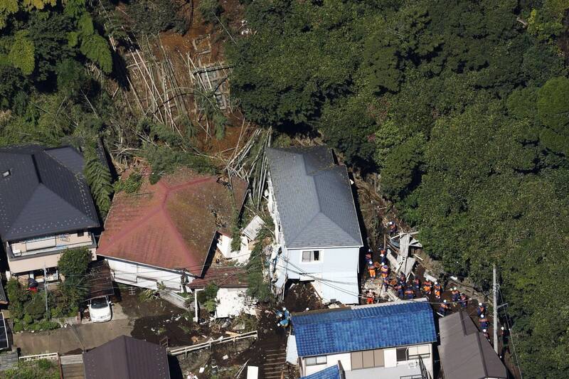 「杜鵑」颱風襲日釀9死4失蹤 破紀錄豪雨毀逾500棟房屋
