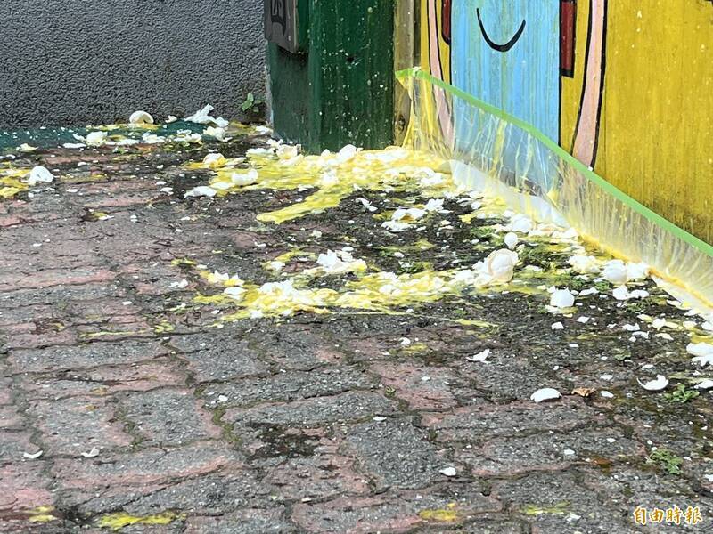 不爽幼兒園虐兒! 父與乾爹蛋洗大門 法官開罰理由曝光