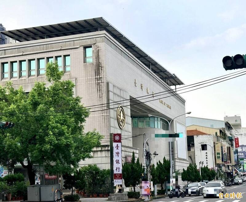 警察阻詐「蛋蛋的哀傷」!無業男飆罵+踢下體 下場曝光