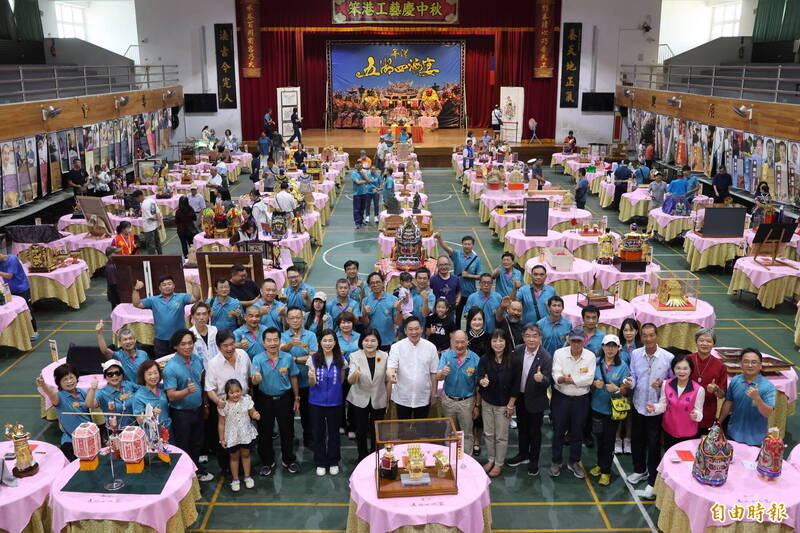 太狂了!115名「總舖師」一起辦桌 北港五湖四海宴開席