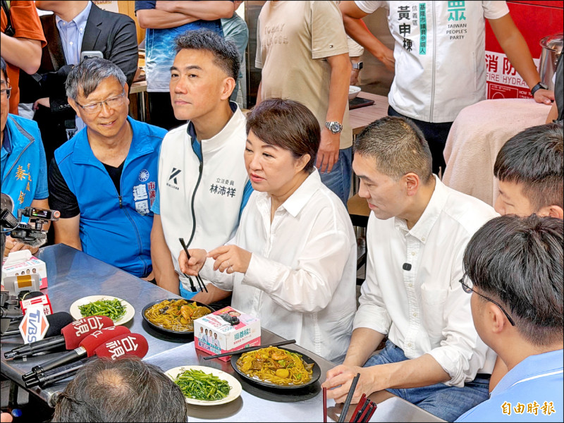《「基隆女兒」仁愛市場吃美食》 童子瑋邀美鳳姊 謝國樑合體盧秀燕