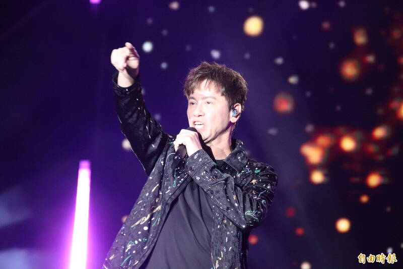 李聖傑、巫啟賢、趙傳竹北嗨演 三天王演唱會湧入近2萬人