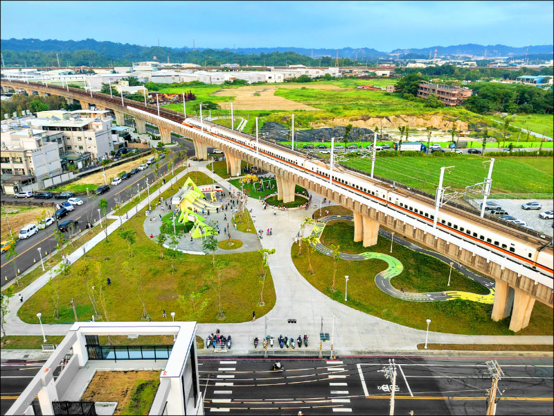 仁武綠廊3公園 全齡 寵物休憩新據點
