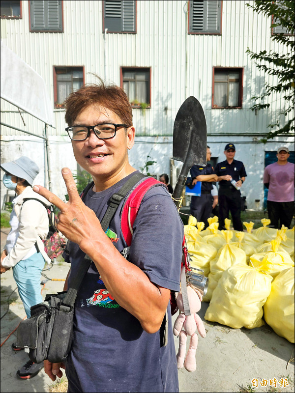 洪災週年 鏟子超人重返光復踩街