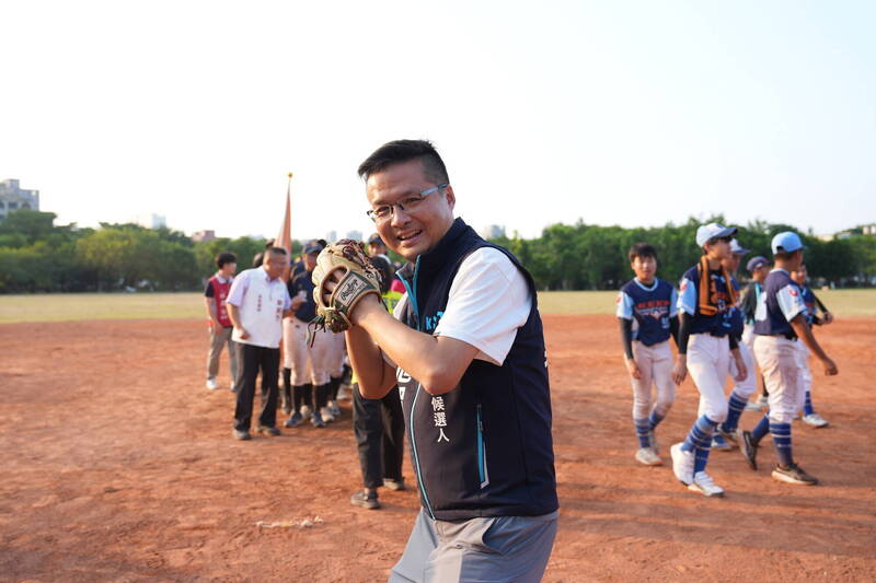 吳旭智拋運動政見 讓世興棒壘球場運動環境更完整