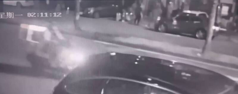高市凶殺案1死2傷 4人追殺3人驚悚畫面曝光