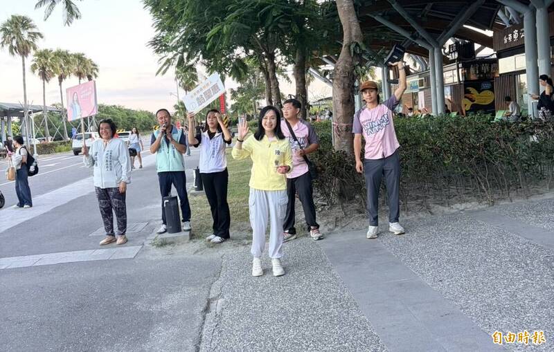 中秋連假收假 陳瑩率民進黨參選人台東車站拜票