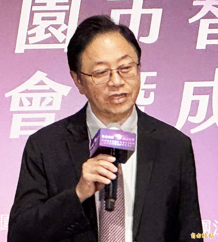 國民黨桃園市長張善政日前宣布,市政府規劃在航空城產業專用區第一期設置40公頃「高階IC載板專區」。(記者李容萍攝) 國民黨桃園市長張善政日前宣布,市政府規劃在航空城產業專用區第一期設置40公頃「高階IC載板專區」。(記者李容萍攝)
