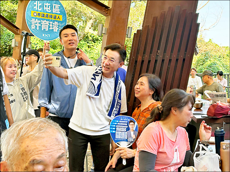 江啟臣帶小雞赴大坑爬山 將推動硬體升級