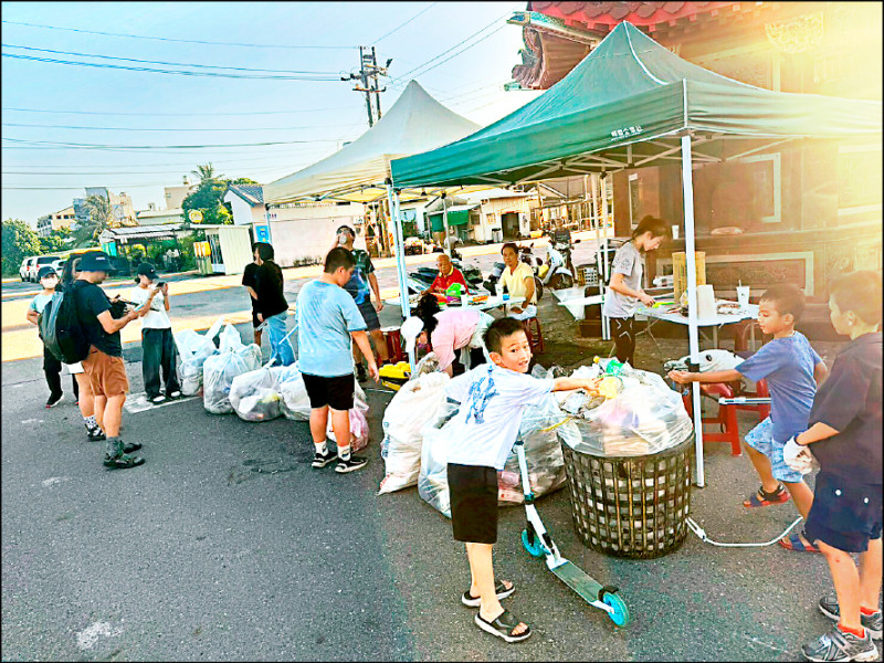 台南環團攜手 四鯤鯓碼頭淨海