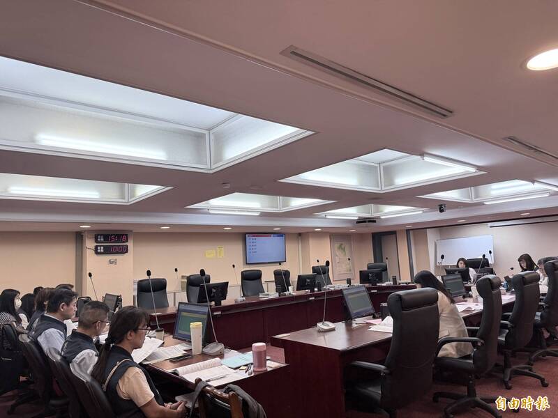 蔣萬安育兒減工時未編預算 勞動局稱必要時動二備金 議員批規避監督