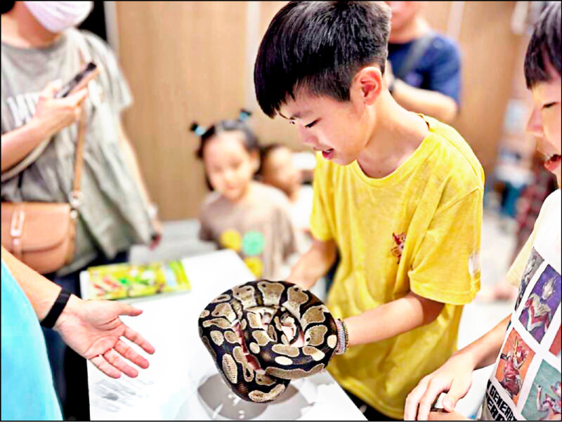 環教2.0新教材 最快明年上路/減輕國中小老師自編教材負擔 也鼓勵企業員工參與