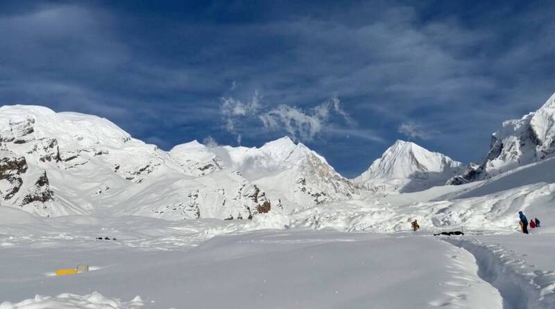 喜馬拉雅山大規模雪崩！ 4.3米積雪吞沒基地營4死12人失蹤
