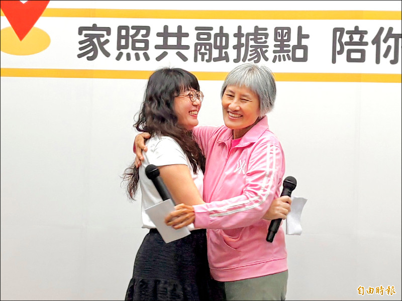 獨力照顧失智媽 62歲小美求援找回生活