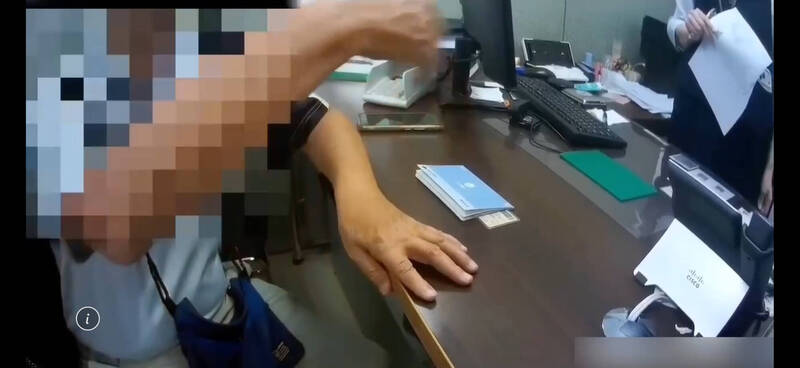 8旬翁誤信AI投資險匯50萬 警銀聯手成功阻詐