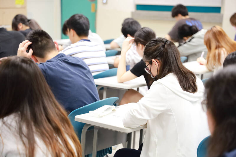 多益英語學習獎學金開跑 全台國中爭20萬元總獎金