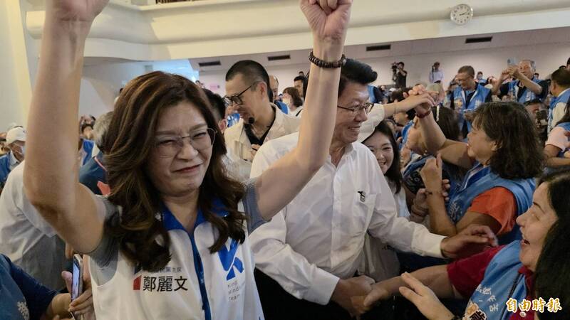 國民黨主席鄭麗文進場獲得黨員熱烈歡呼。（記者洪瑞琴攝）