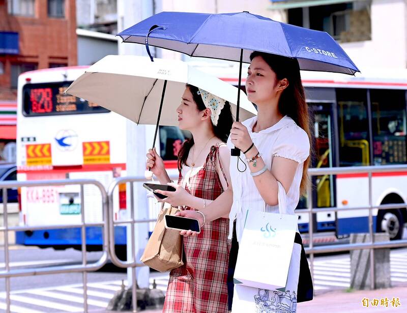再熱兩天!週末東北季風接力報到 下週迎入秋最有感降溫