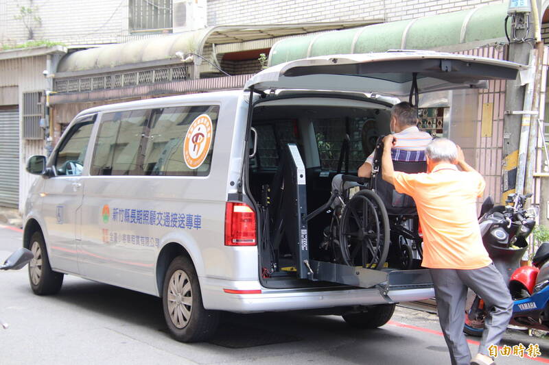 竹縣敬老愛心卡今起點數翻倍 可搭長照交通車