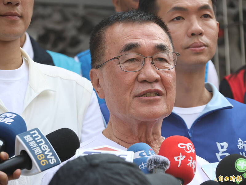 「晶華滾床案」張淑娟跪求公道 李四川:選舉可以競爭不必抹黑