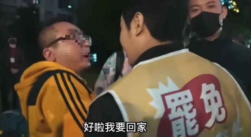 咒沈伯洋女兒丟工作!男子被爆是大罷免鬧場人士 當時影片曝光