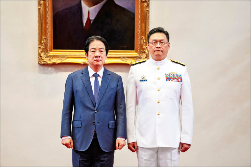 海巡「平戰轉換」跨大步 海軍中將原聖華 調任海巡副署長