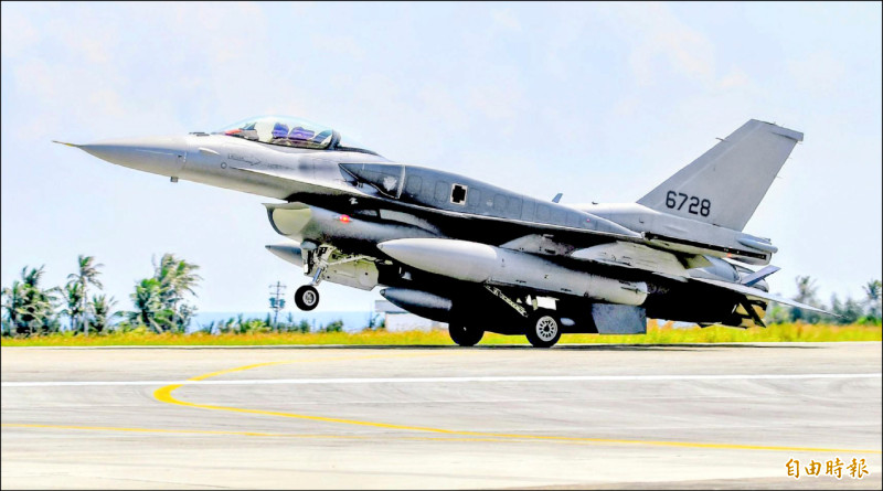 2架F-16 BLK70到家了 飛抵志航基地 依計畫接裝換訓