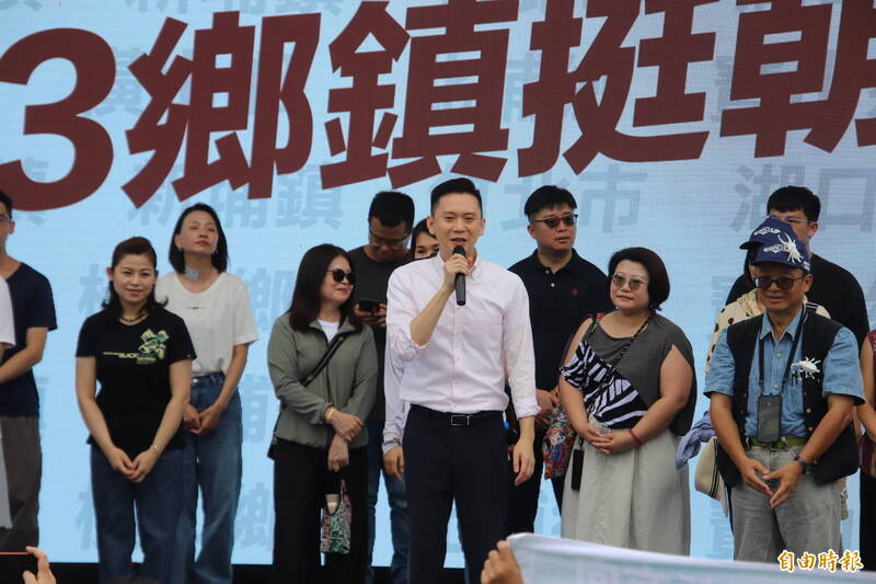 民進黨新竹縣長參選人鄭朝方說，他的總部成立，最大咖助選員就是所有新竹縣民。（記者黃美珠攝）