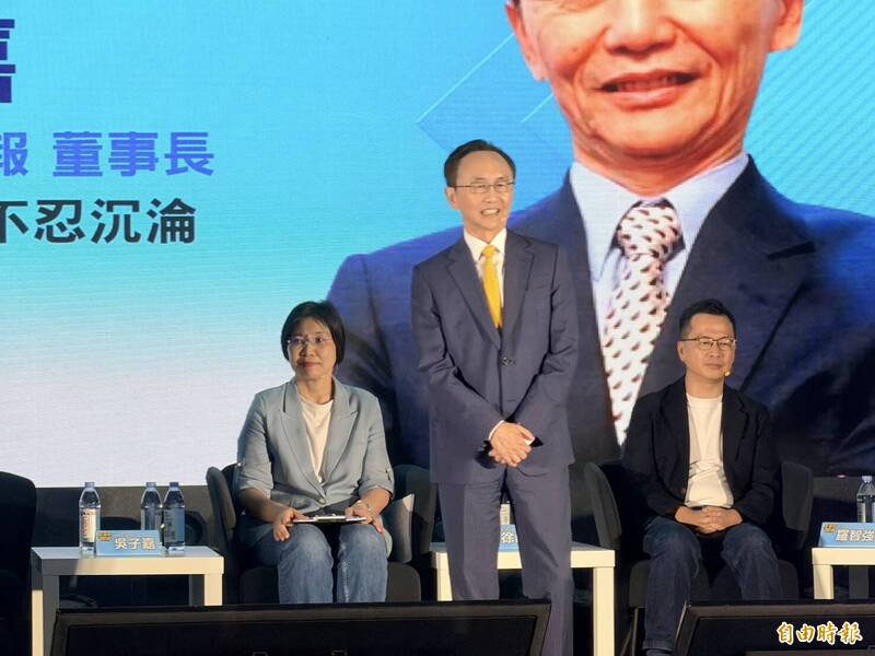 政治評論與網路談話性節目「董事長開講」今晚移師新竹縣竹東鎮舉行。（記者黃美珠攝）