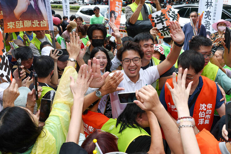 回老婆訊息慢?沈伯洋爆梁文傑回自己訊息超快 網笑翻:他慘了