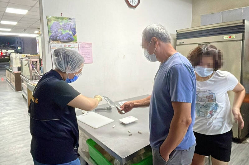 台中火雞肉飯店疑爆食安 8人不適、3歲女童狂吐送急診